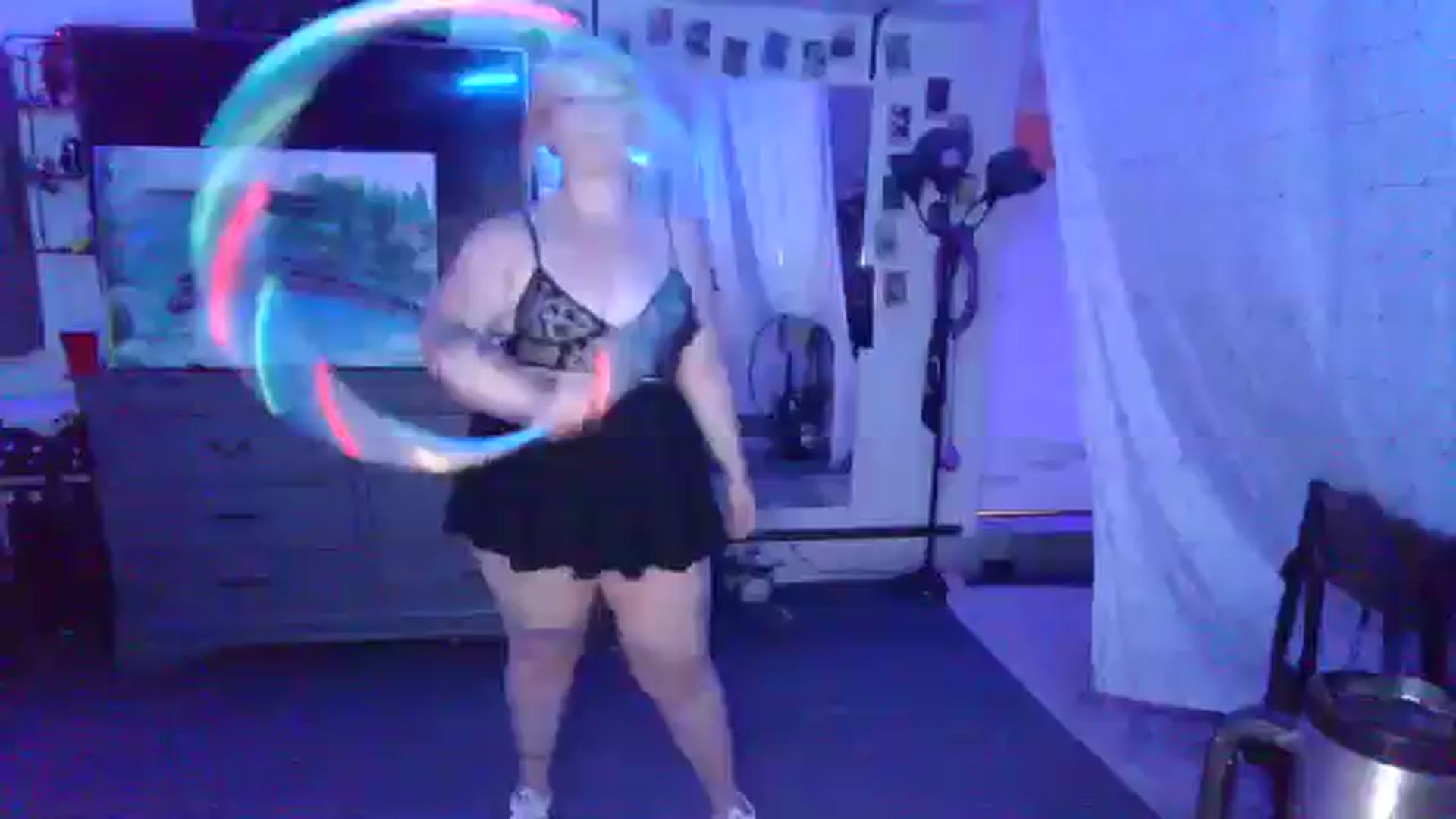 Gallery image thumbnail from poisonxpeach's myfreecams stream on, 06/27/2025, 06:59 image 18 of 20