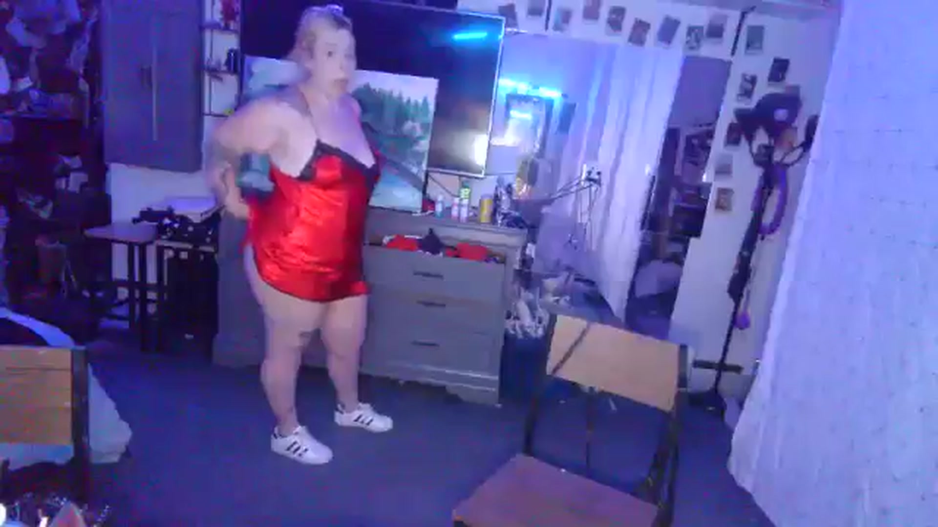 Gallery image thumbnail from poisonxpeach's myfreecams stream on, 06/27/2025, 06:59 image 7 of 20