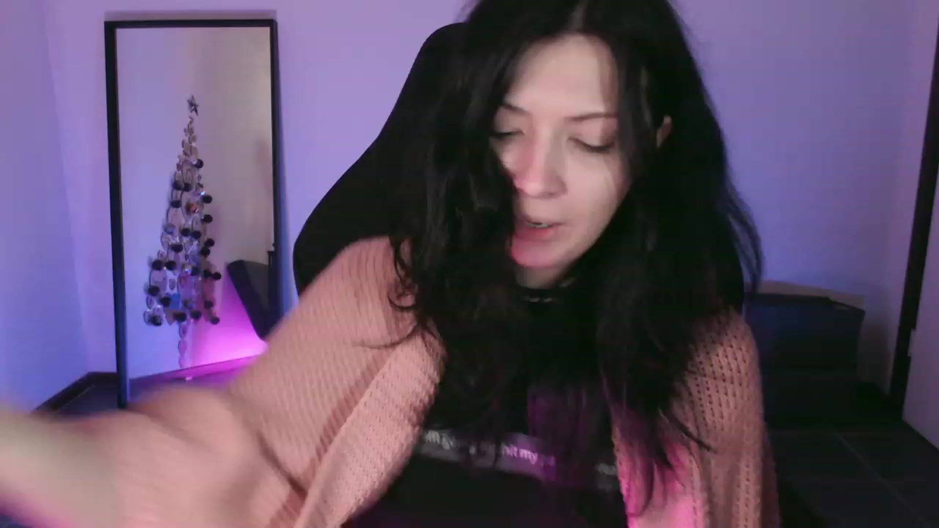 Gallery image thumbnail from poopage's myfreecams stream on, 12/10/2023, 01:07 image 8 of 20