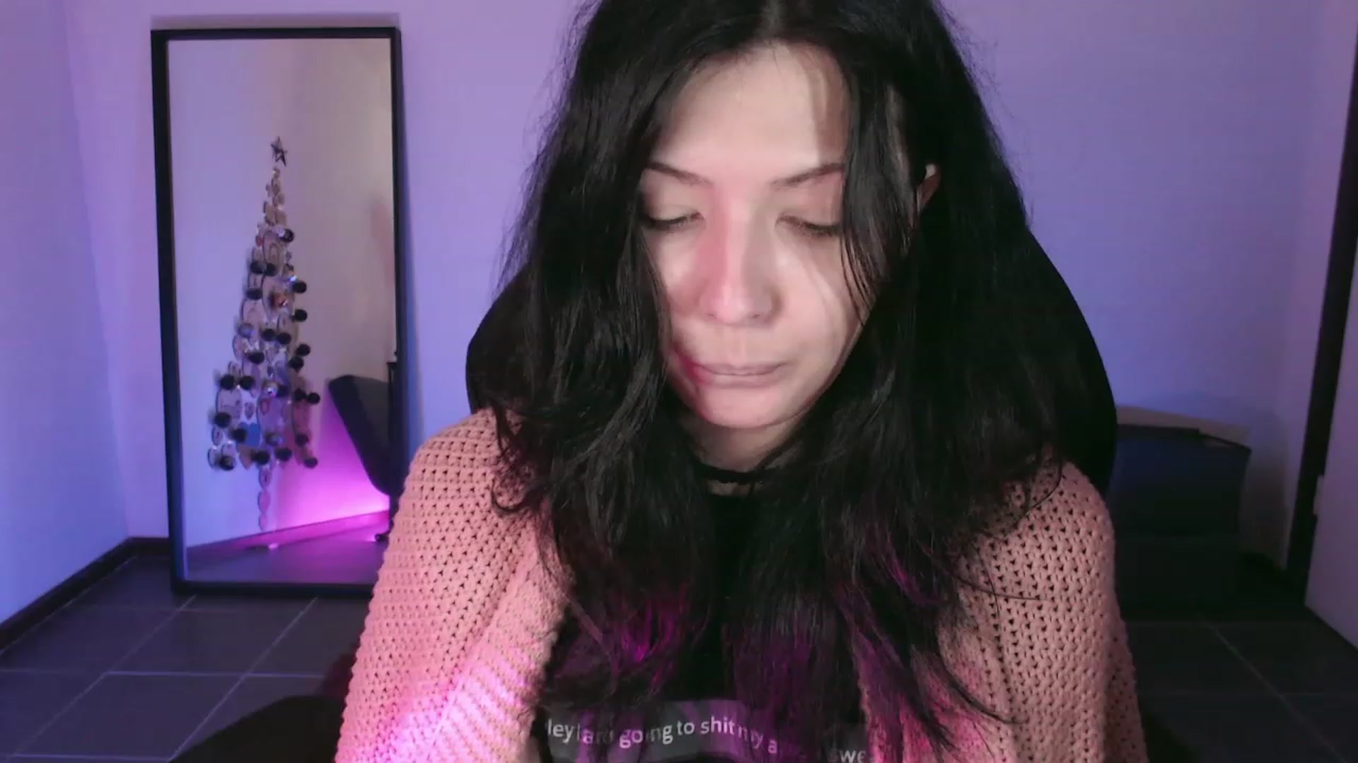 Gallery image thumbnail from poopage's myfreecams stream on, 12/10/2023, 01:07 image 7 of 20