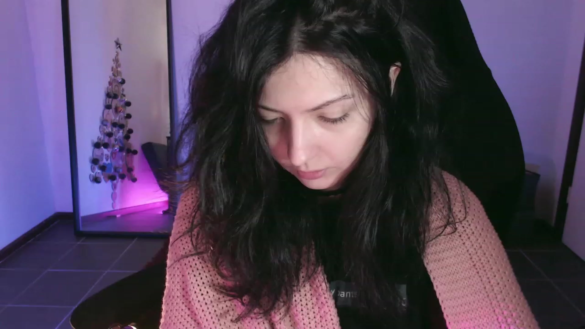 Gallery image thumbnail from poopage's myfreecams stream on, 12/10/2023, 02:36 image 18 of 20