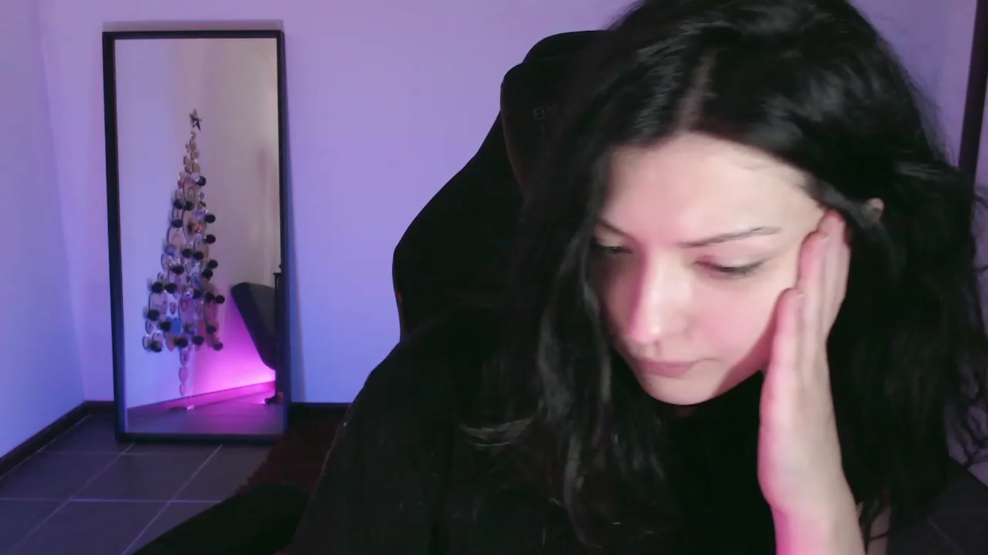 Gallery image thumbnail from poopage's myfreecams stream on, 12/10/2023, 02:36 image 19 of 20