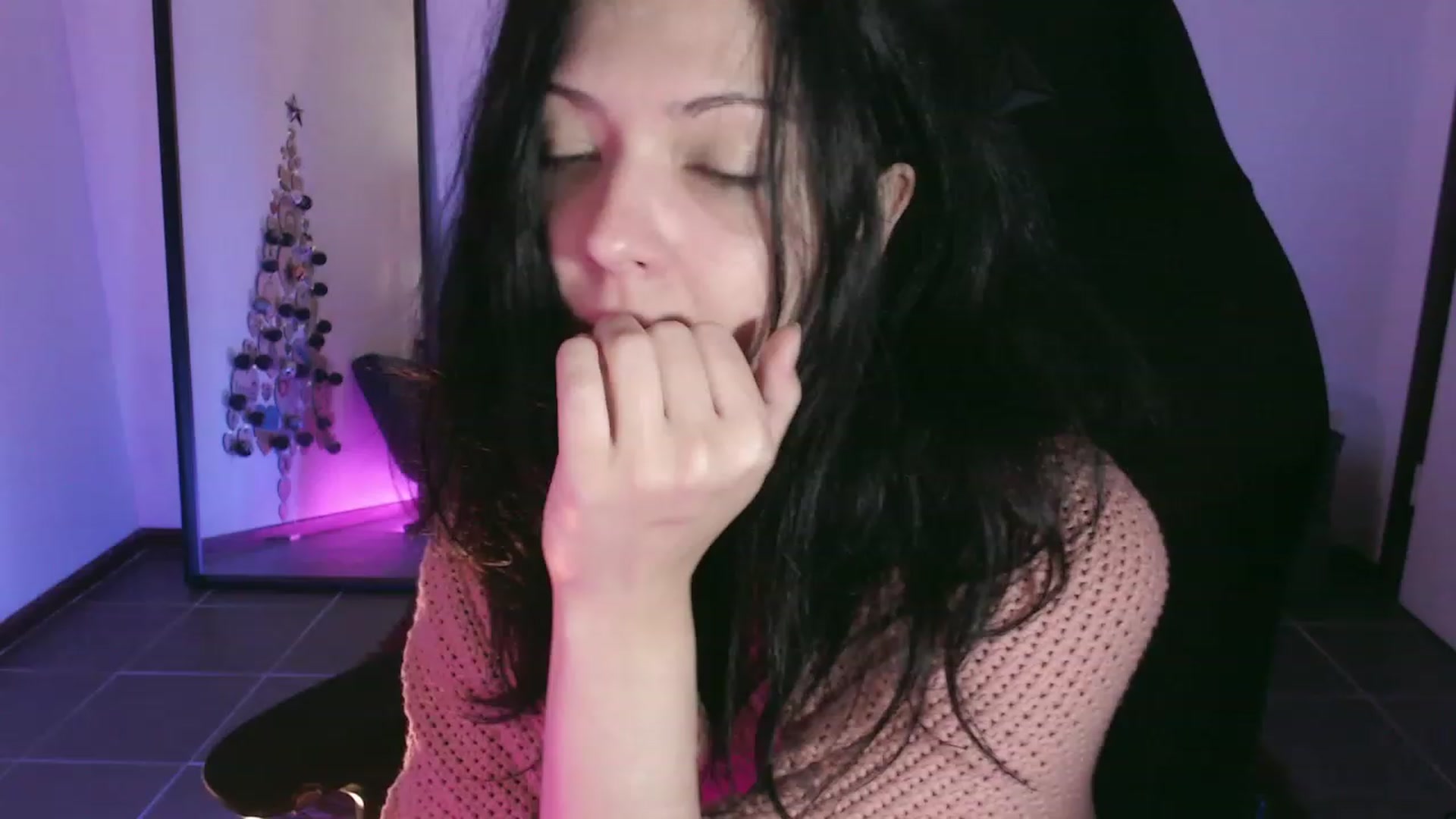 Gallery image thumbnail from poopage's myfreecams stream on, 12/10/2023, 02:36 image 11 of 20