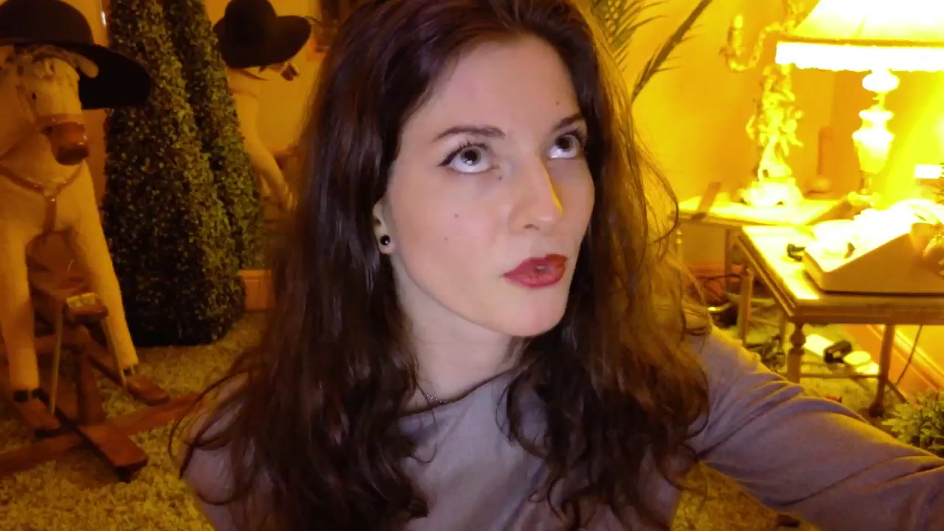 Gallery image thumbnail from porcelaincity's myfreecams stream on, 05/31/2025, 01:19 image 17 of 20