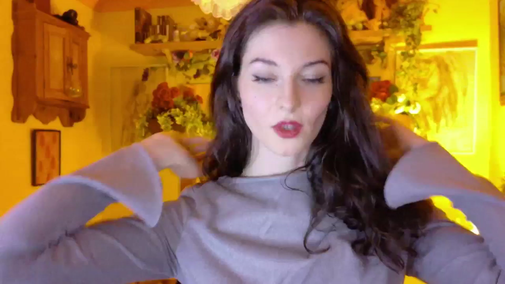 Gallery image thumbnail from porcelaincity's myfreecams stream on, 05/31/2025, 01:19 image 12 of 20