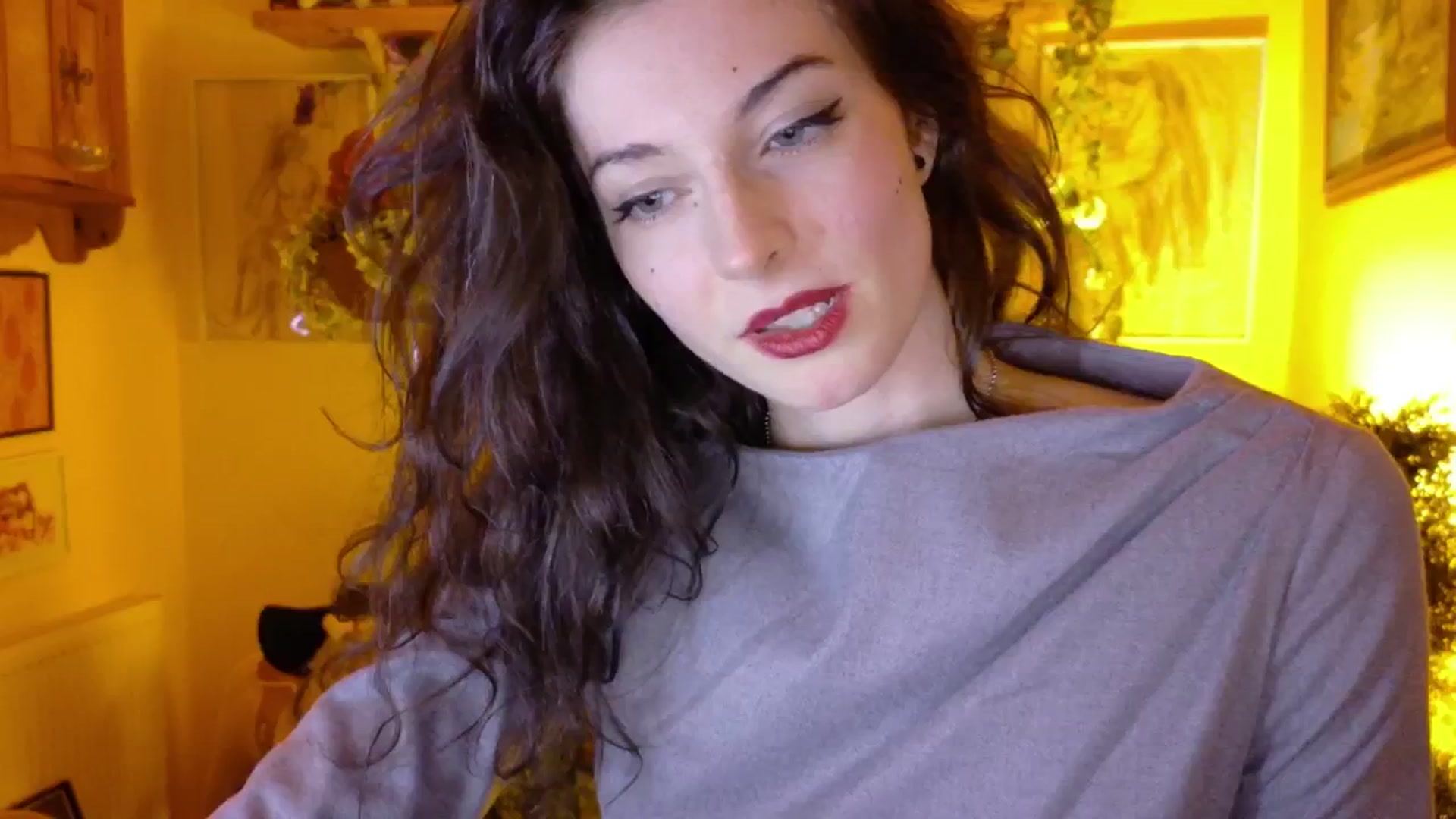 Gallery image thumbnail from porcelaincity's myfreecams stream on, 05/31/2025, 01:19 image 9 of 20