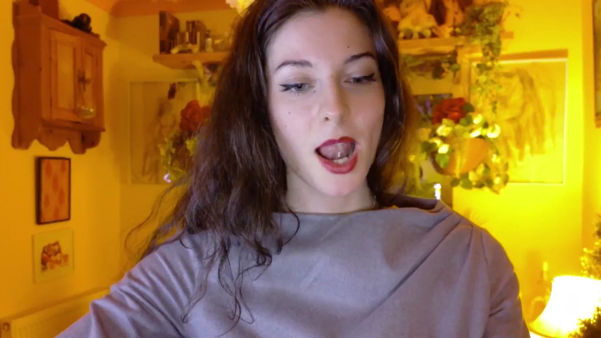 Gallery image thumbnail from porcelaincity's myfreecams stream on, 05/31/2025, 01:19 image 14 of 20