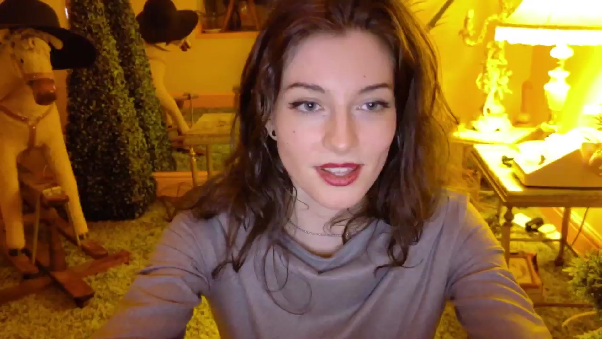 Gallery image thumbnail from porcelaincity's myfreecams stream on, 05/31/2025, 01:19 image 16 of 20