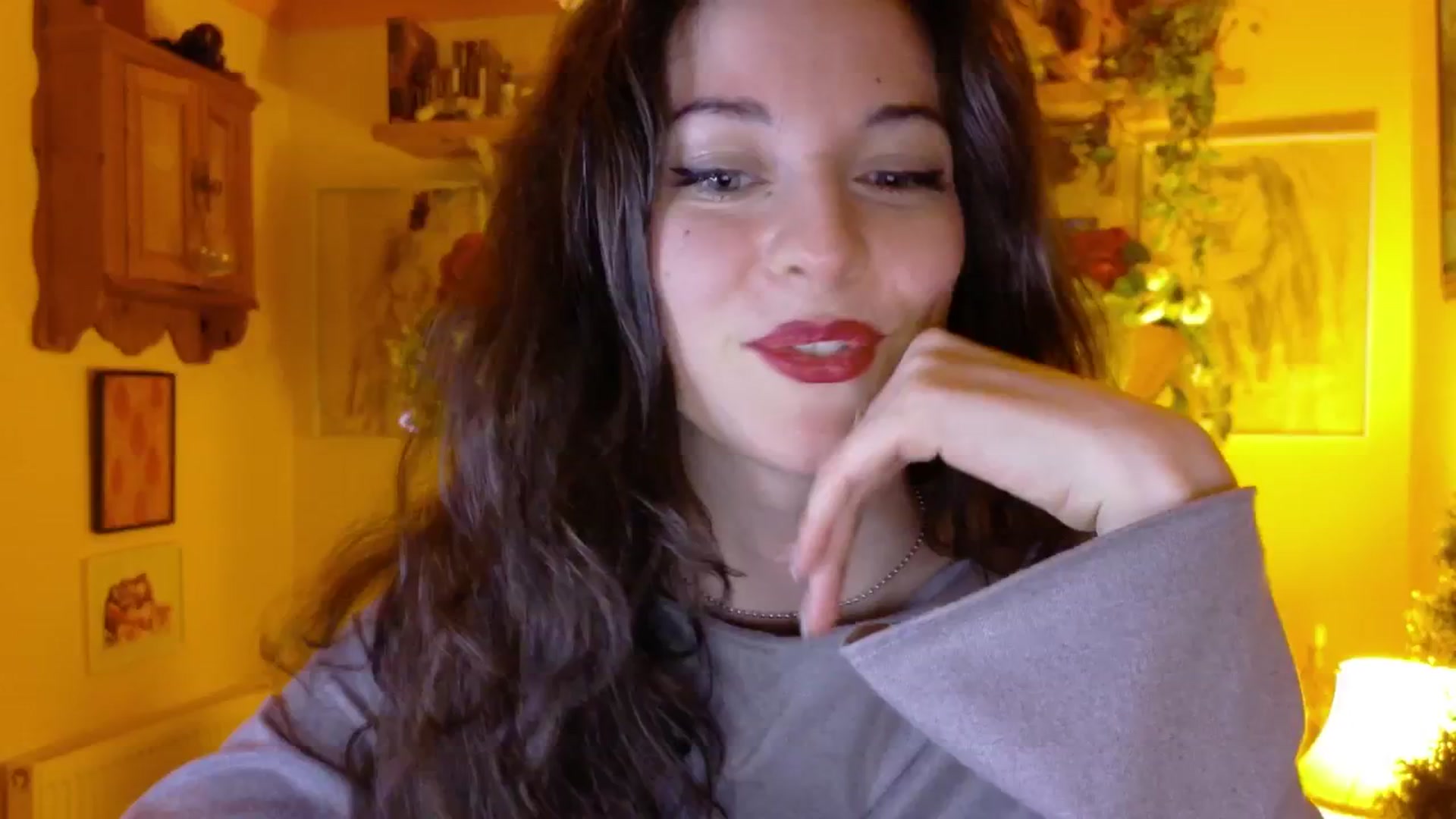 Gallery image thumbnail from porcelaincity's myfreecams stream on, 05/31/2025, 01:19 image 11 of 20