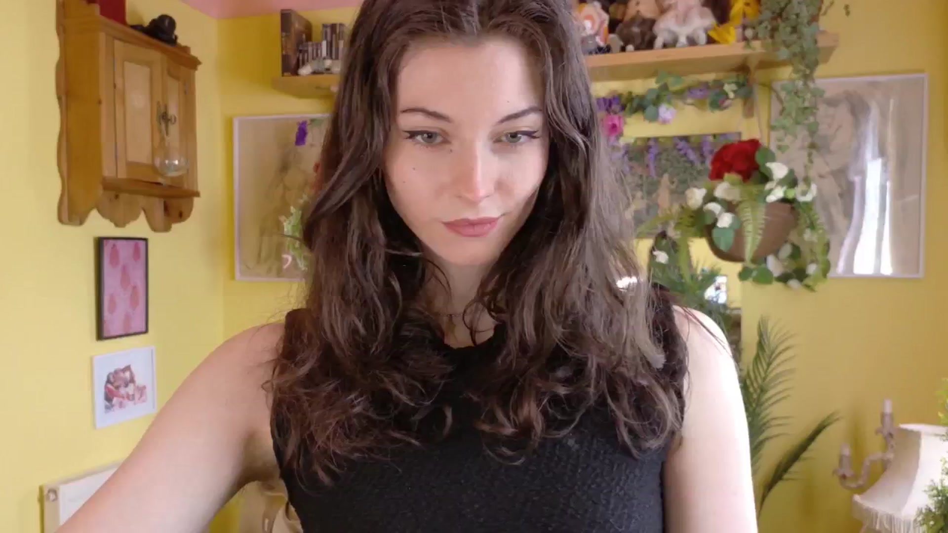 Gallery image thumbnail from porcelaincity's myfreecams stream on, 06/03/2025, 16:14 image 19 of 20