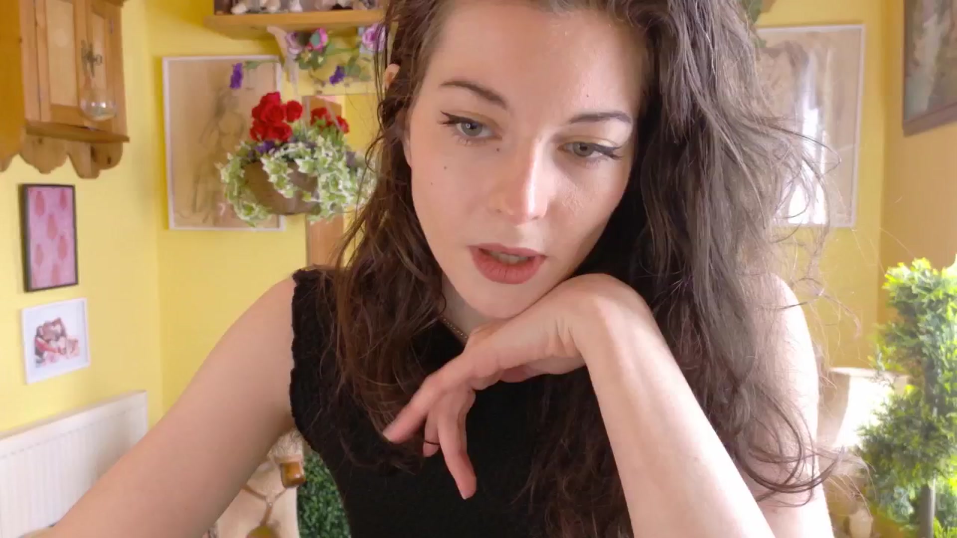 Gallery image thumbnail from porcelaincity's myfreecams stream on, 06/03/2025, 16:14 image 3 of 20