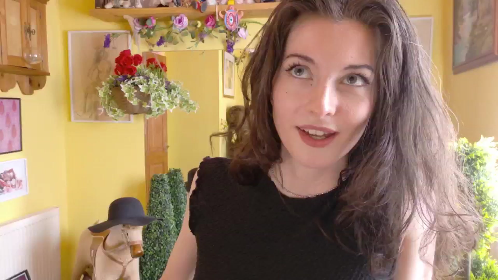 Gallery image thumbnail from porcelaincity's myfreecams stream on, 06/03/2025, 16:14 image 7 of 20