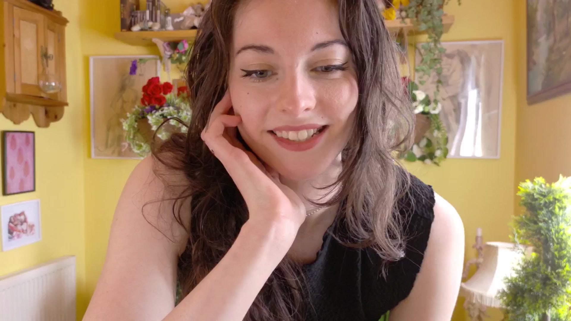 Gallery image thumbnail from porcelaincity's myfreecams stream on, 06/03/2025, 16:14 image 9 of 20