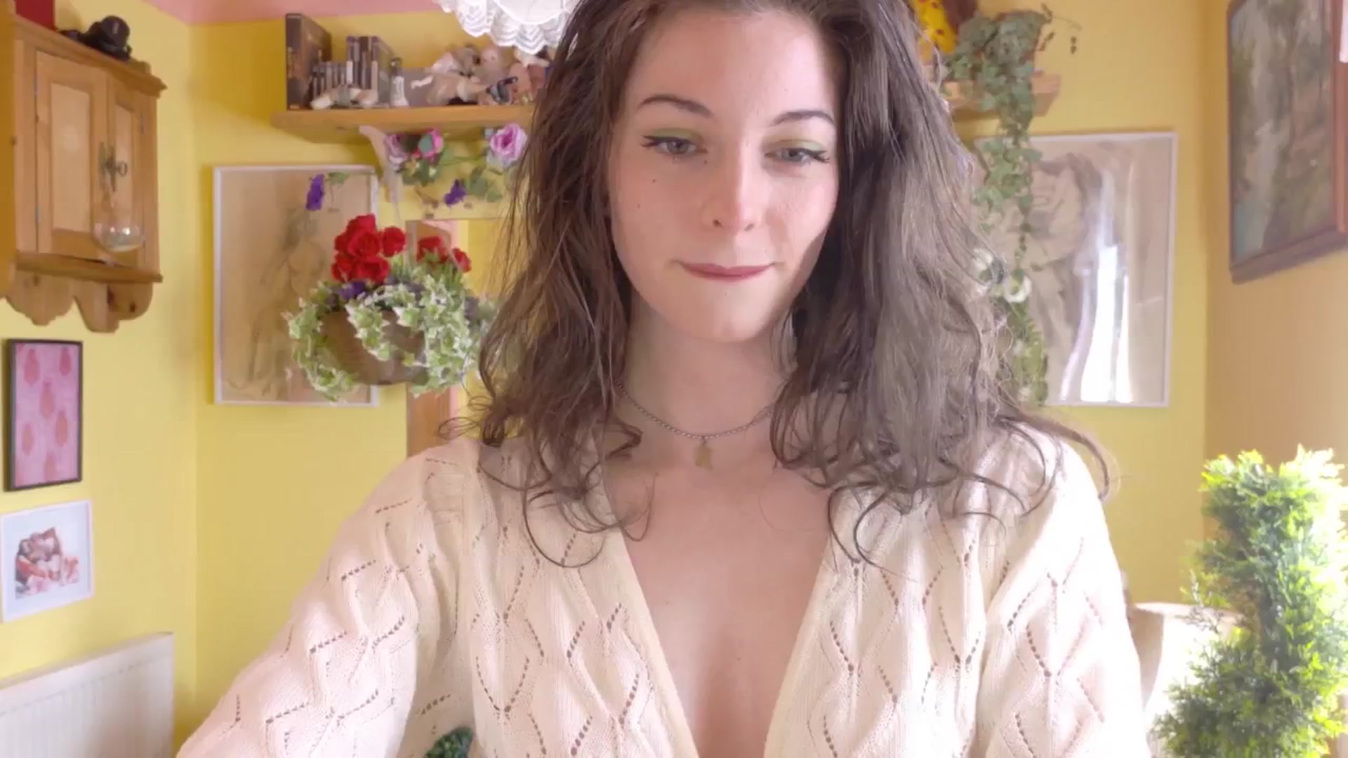 Gallery image thumbnail from porcelaincity's myfreecams stream on, 06/04/2025, 14:13 image 8 of 20