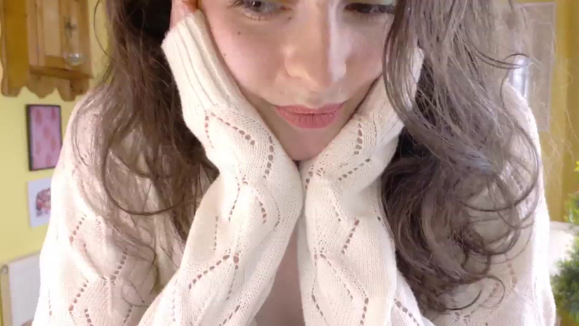 Gallery image thumbnail from porcelaincity's myfreecams stream on, 06/04/2025, 15:28 image 16 of 20