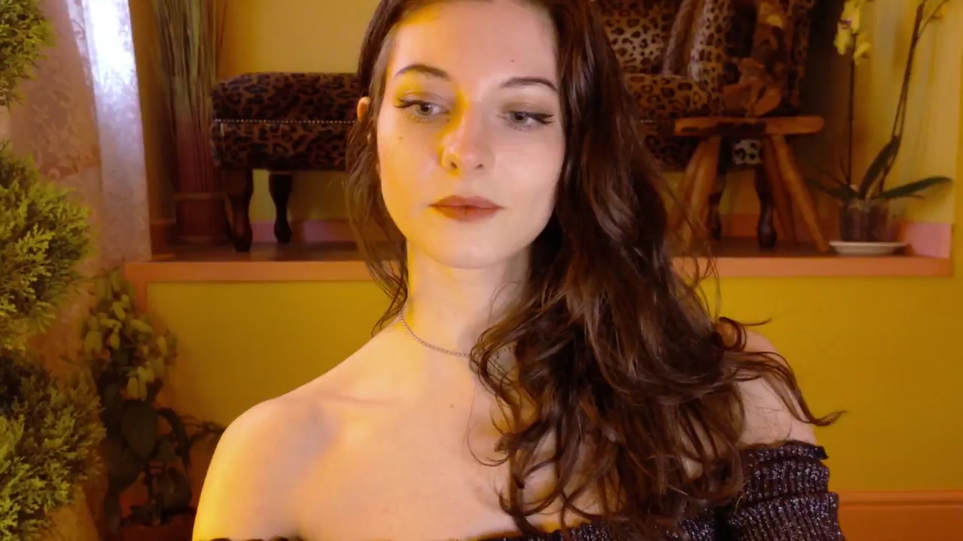 Gallery image thumbnail from porcelaincity's myfreecams stream on, 06/06/2025, 22:26 image 2 of 20