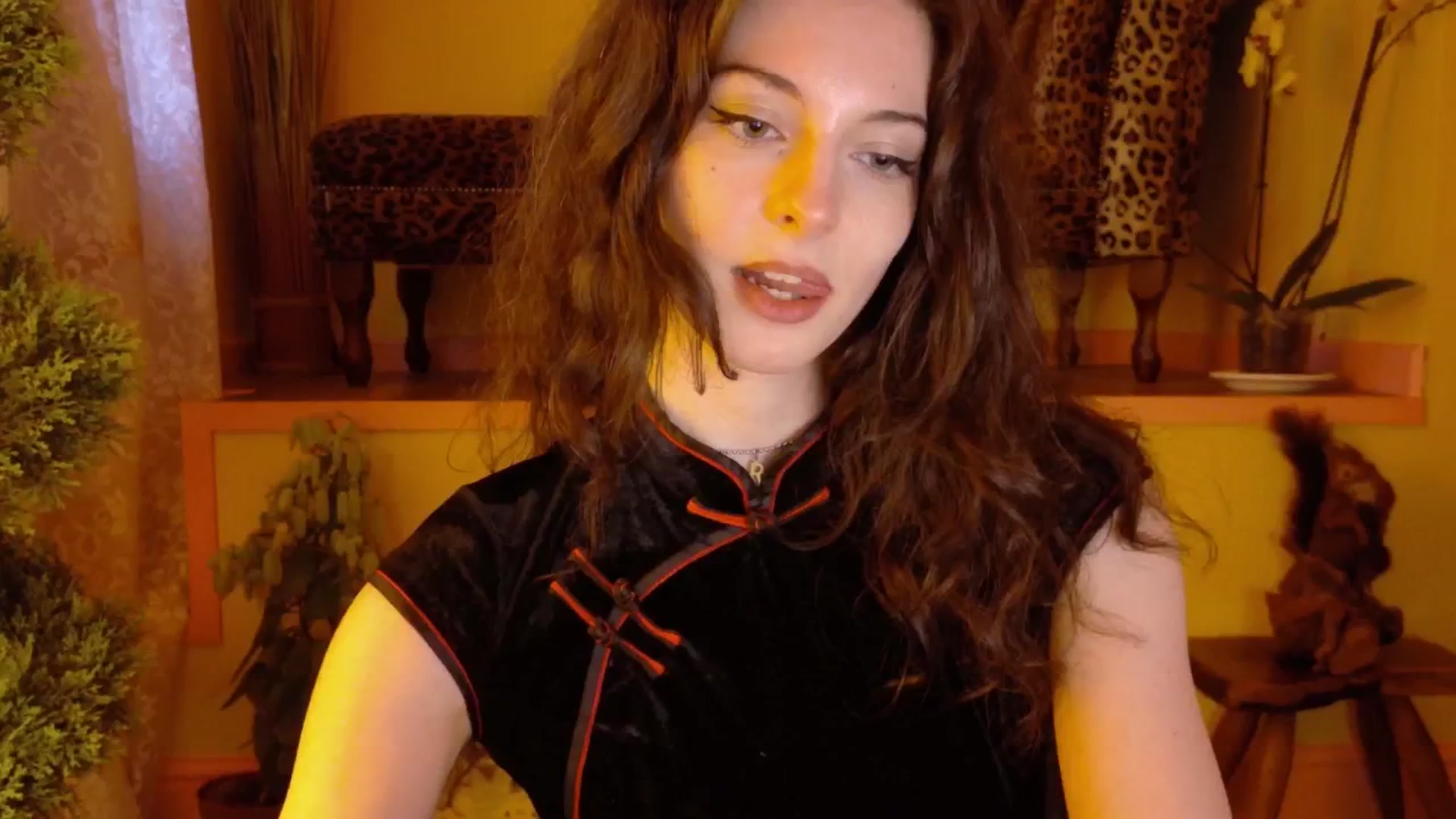Gallery image thumbnail from porcelaincity's myfreecams stream on, 06/09/2025, 20:26 image 18 of 20