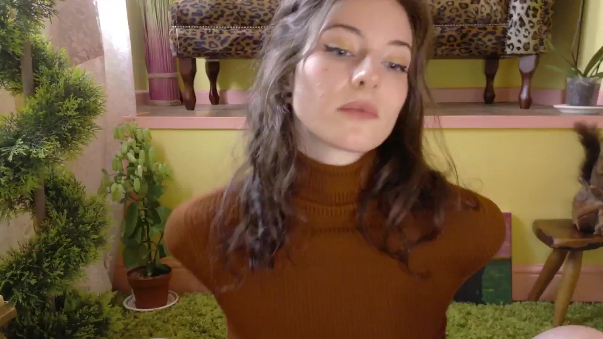 Gallery image thumbnail from porcelaincity's myfreecams stream on, 06/10/2025, 17:34 image 13 of 20