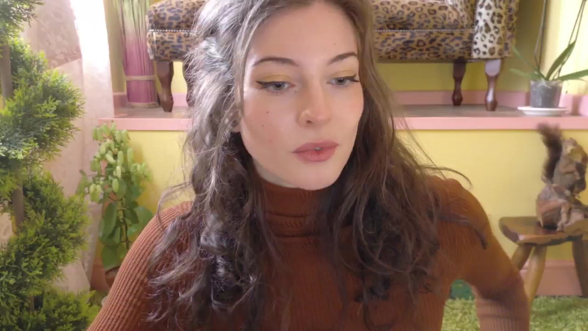 Gallery image thumbnail from porcelaincity's myfreecams stream on, 06/10/2025, 17:34 image 4 of 20