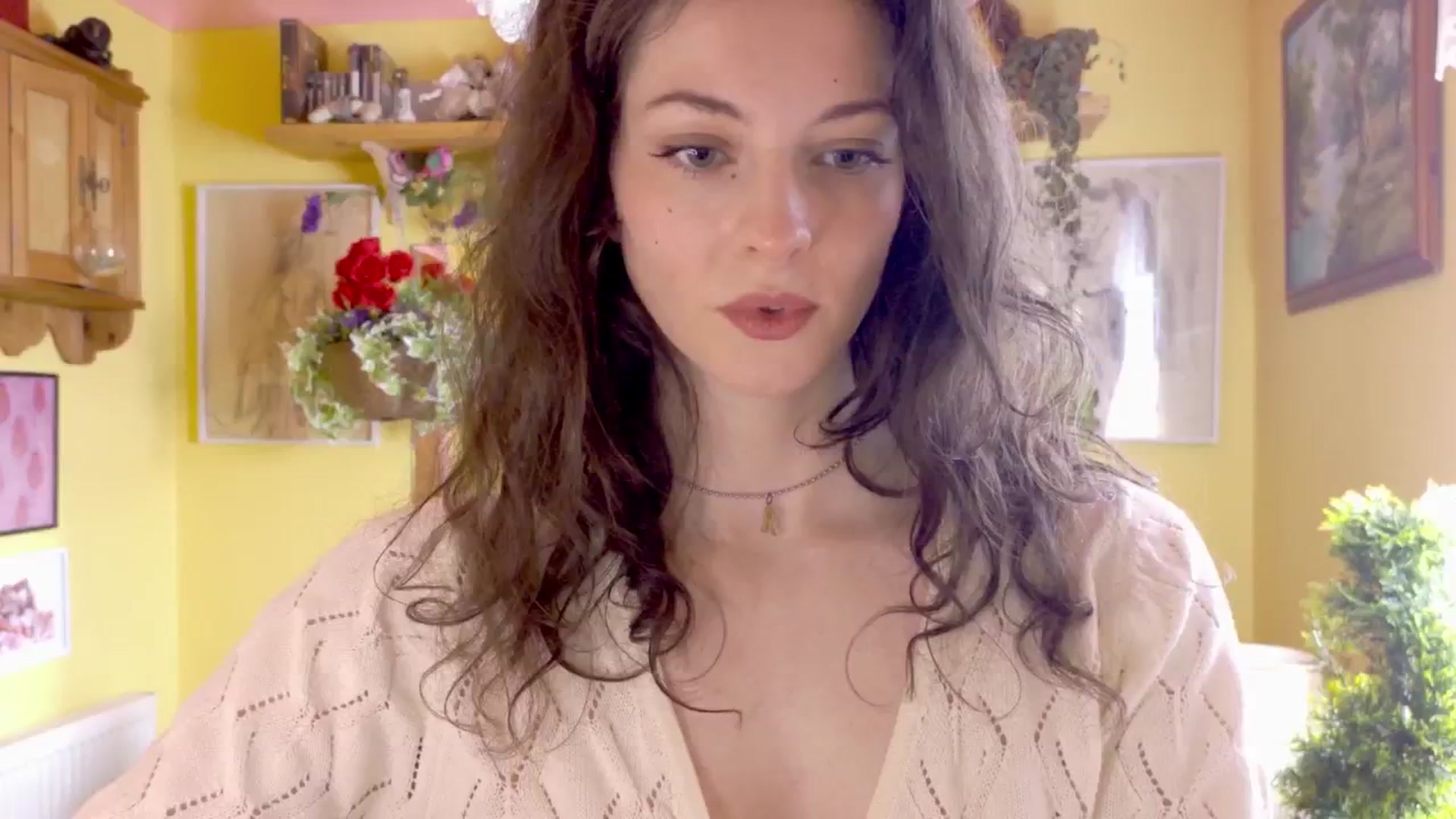 Gallery image thumbnail from porcelaincity's myfreecams stream on, 06/11/2025, 13:56 image 10 of 20