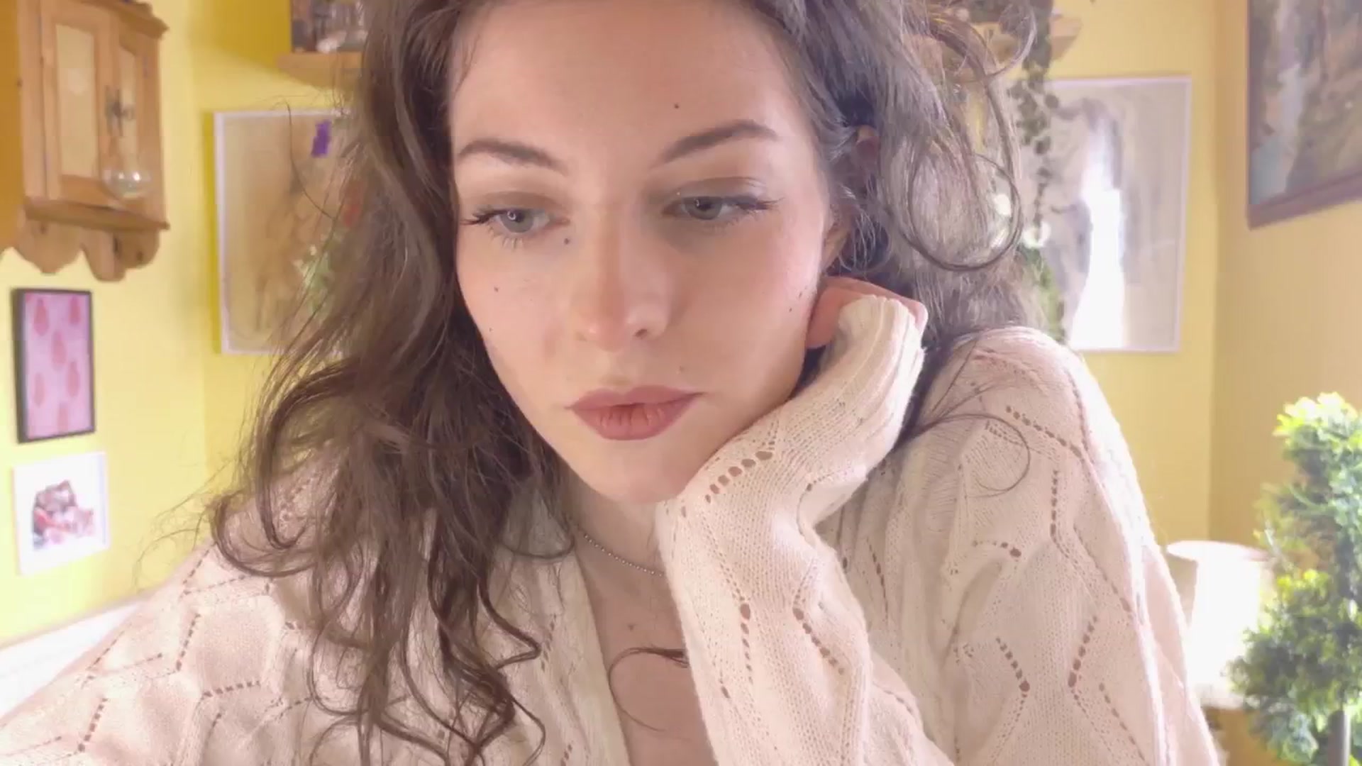 Gallery image thumbnail from porcelaincity's myfreecams stream on, 06/11/2025, 13:56 image 3 of 20