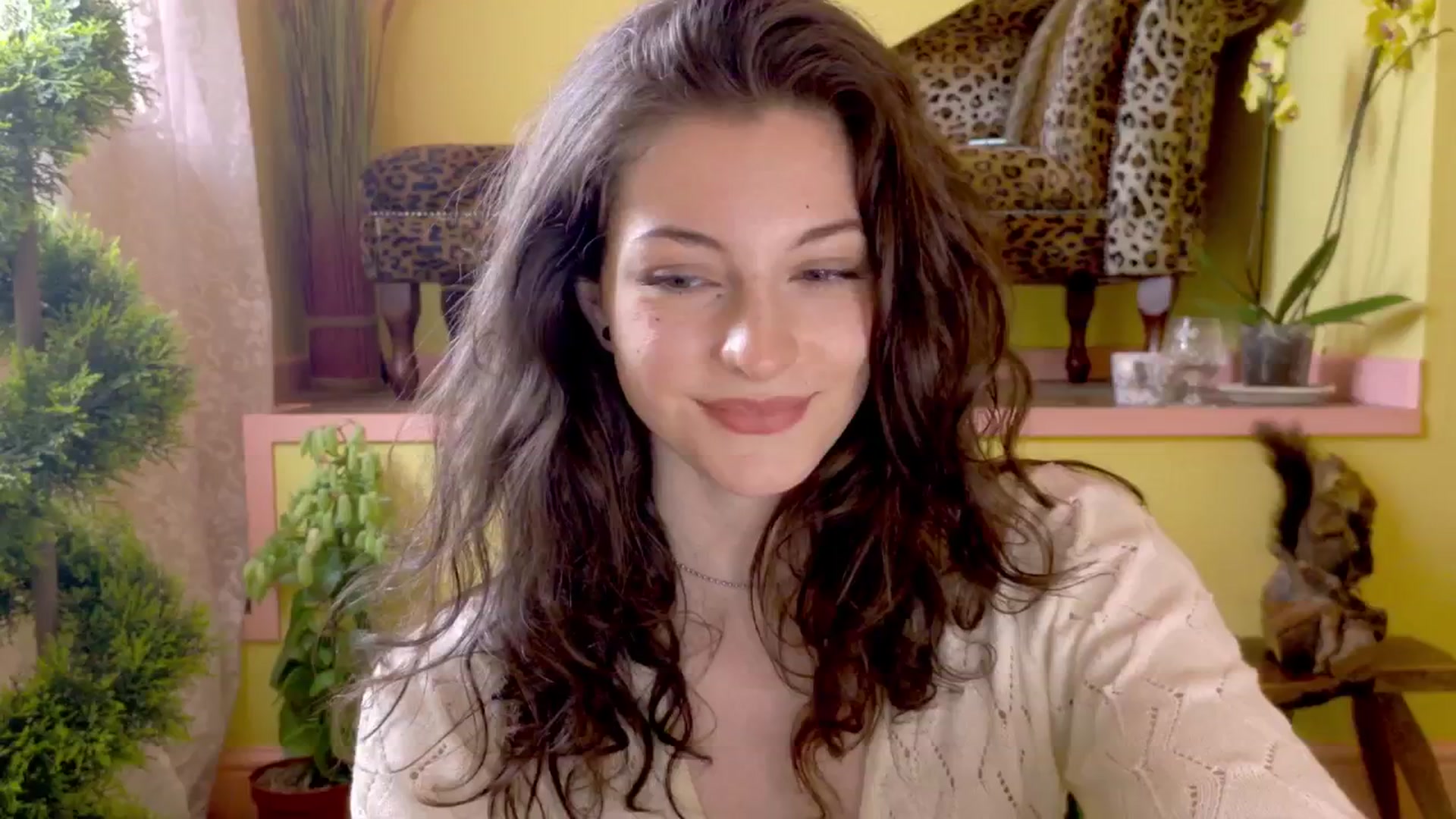 Gallery image thumbnail from porcelaincity's myfreecams stream on, 06/11/2025, 15:30 image 17 of 20