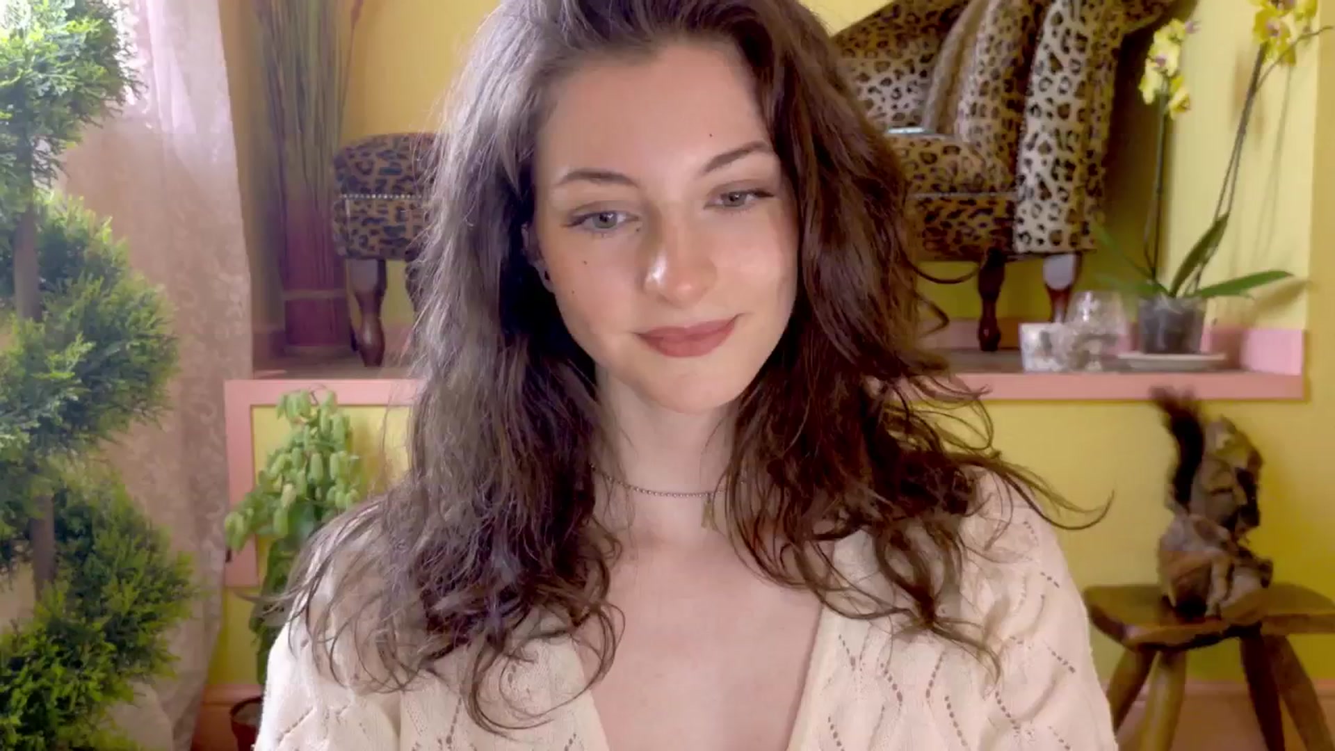 Gallery image thumbnail from porcelaincity's myfreecams stream on, 06/11/2025, 15:30 image 14 of 20