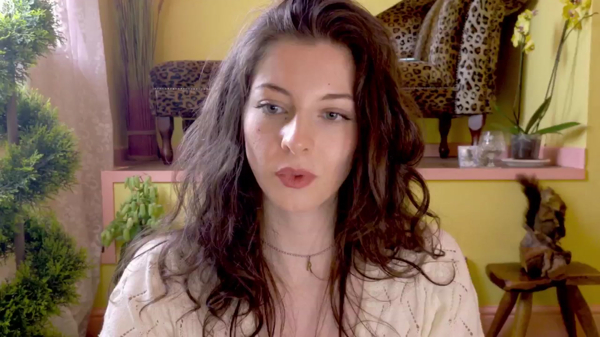 Gallery image thumbnail from porcelaincity's myfreecams stream on, 06/11/2025, 15:30 image 12 of 20