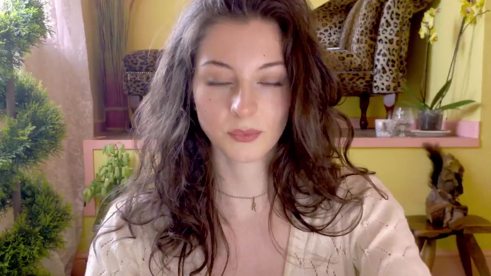 Gallery image thumbnail from porcelaincity's myfreecams stream on, 06/11/2025, 15:30 image 11 of 20