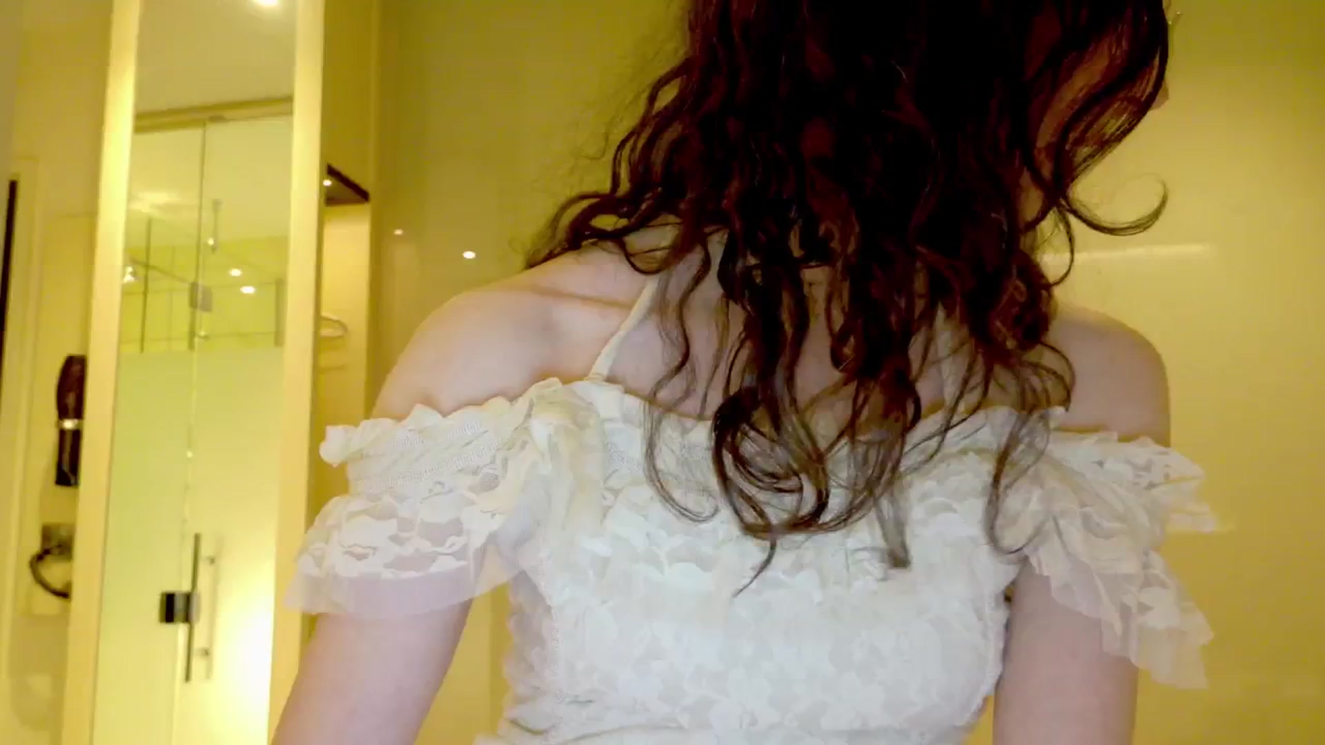 Gallery image thumbnail from porcelaincity's myfreecams stream on, 06/17/2025, 17:23 image 12 of 20
