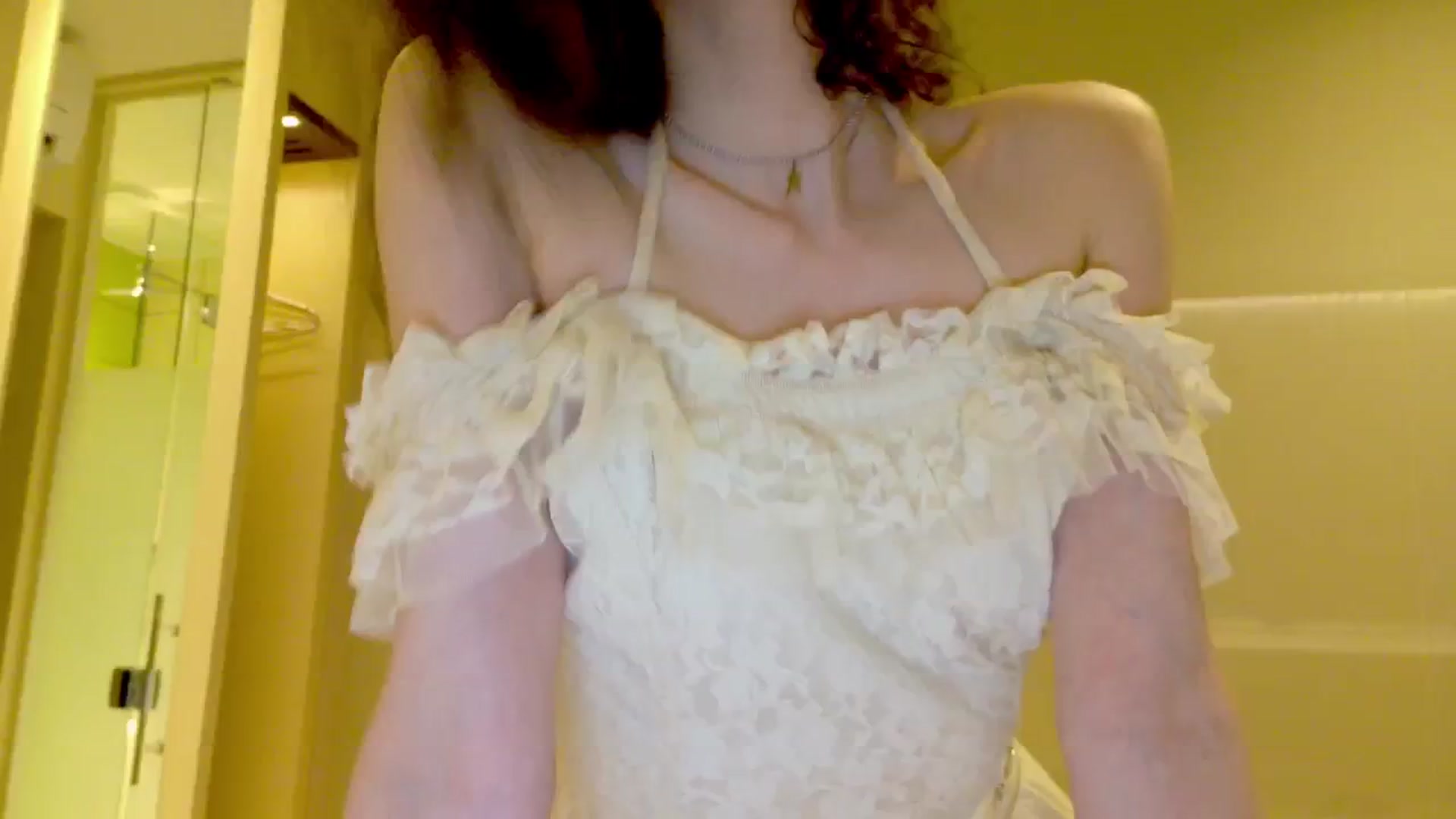 Gallery image thumbnail from porcelaincity's myfreecams stream on, 06/17/2025, 17:23 image 3 of 20