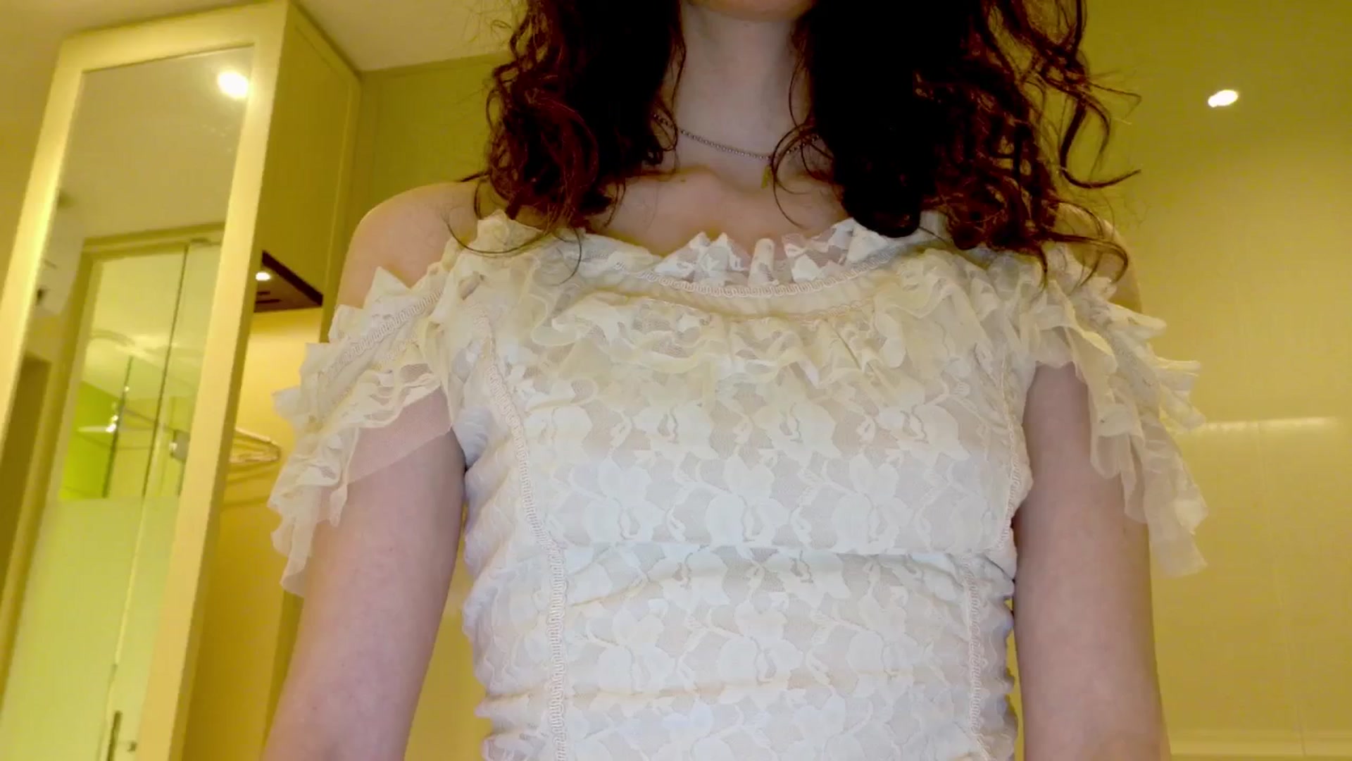 Gallery image thumbnail from porcelaincity's myfreecams stream on, 06/17/2025, 17:23 image 2 of 20
