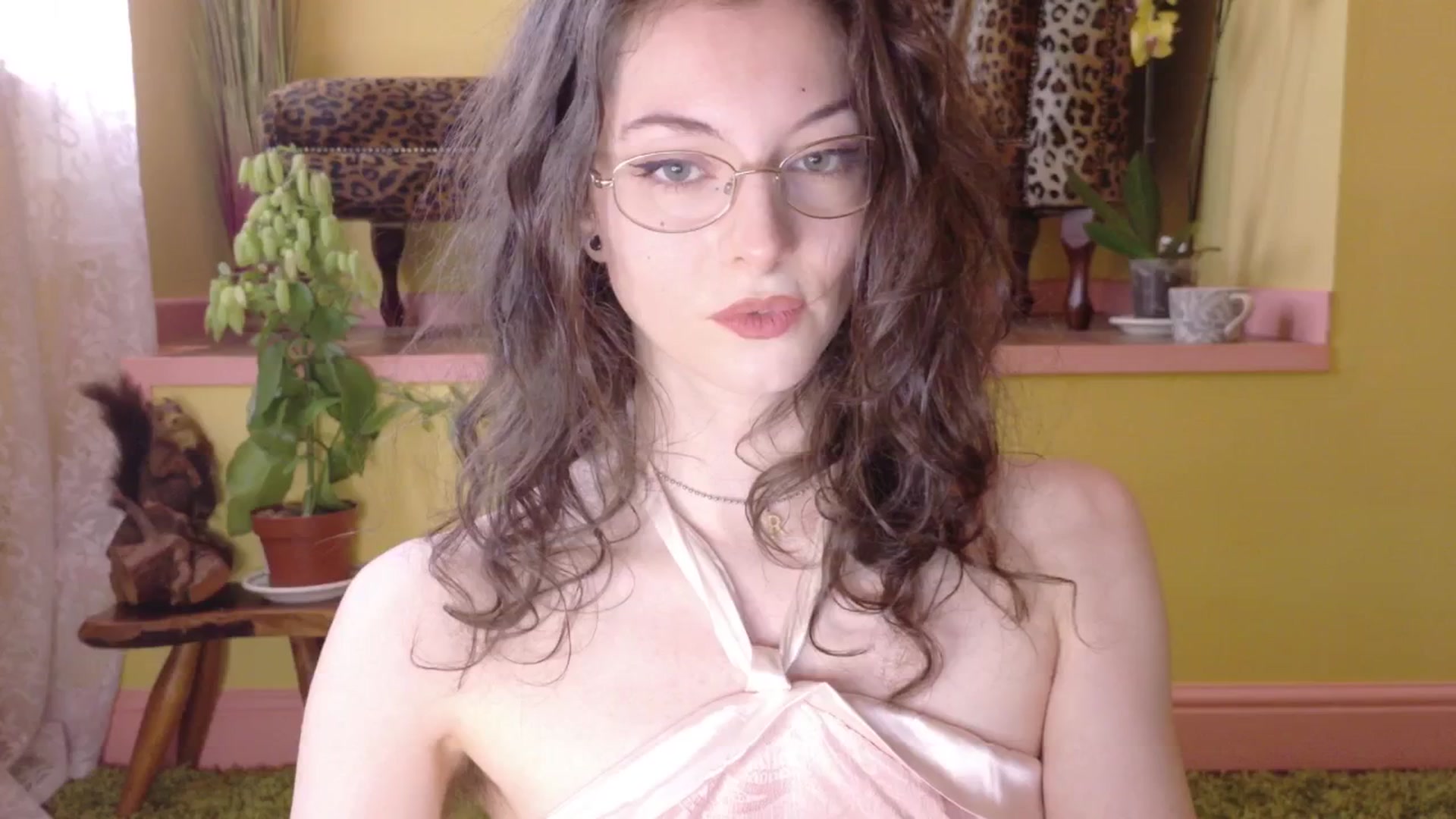 Gallery image thumbnail from porcelaincity's myfreecams stream on, 06/19/2025, 15:53 image 6 of 20