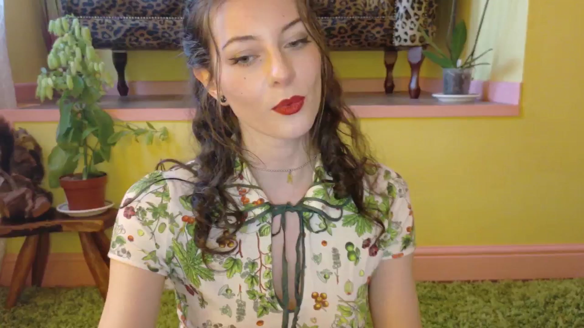 Gallery image thumbnail from porcelaincity's myfreecams stream on, 06/20/2025, 20:45 image 6 of 20