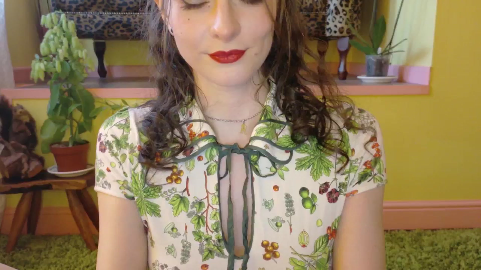 Gallery image thumbnail from porcelaincity's myfreecams stream on, 06/20/2025, 20:45 image 5 of 20