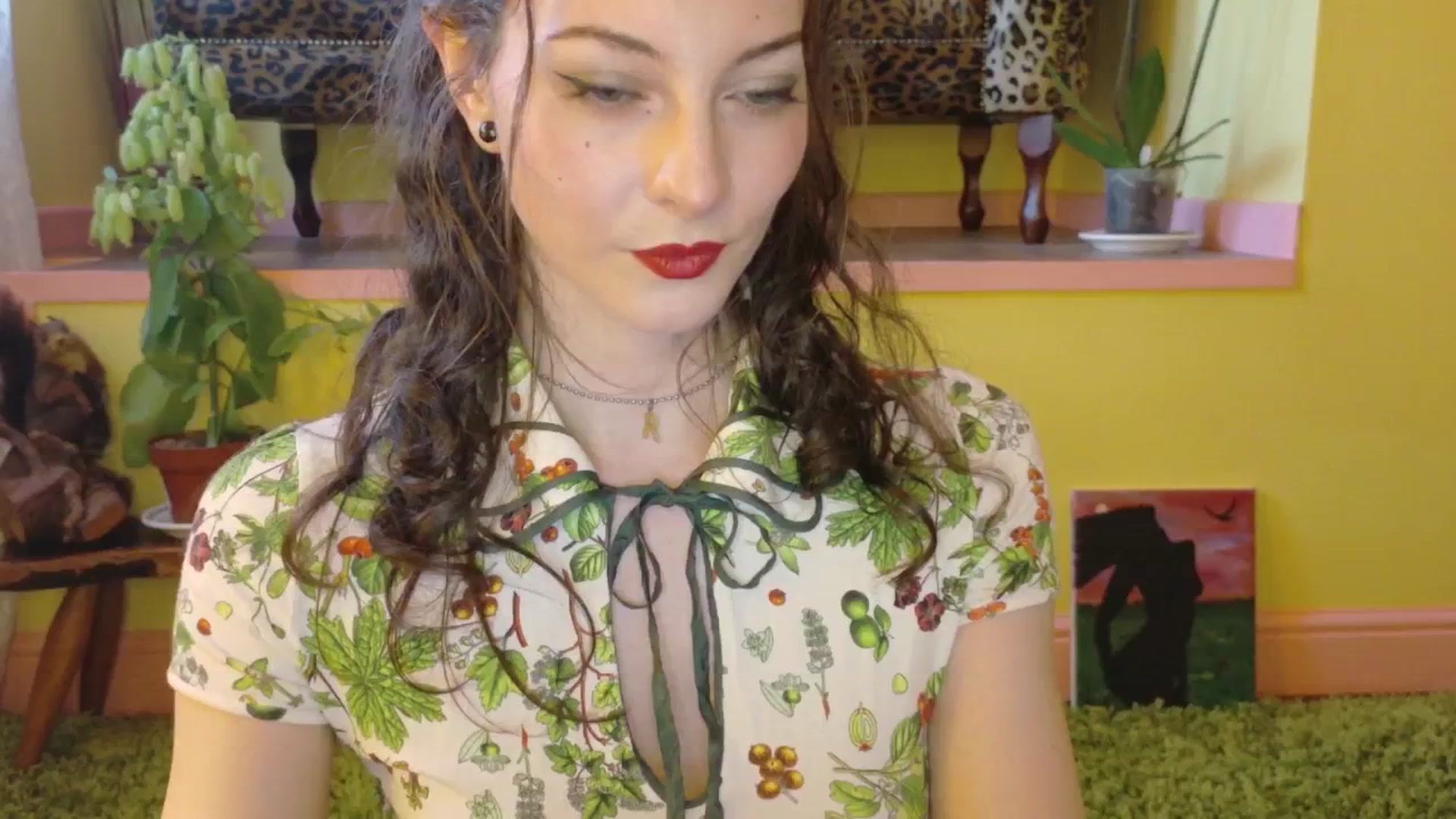 Gallery image thumbnail from porcelaincity's myfreecams stream on, 06/20/2025, 20:45 image 7 of 20
