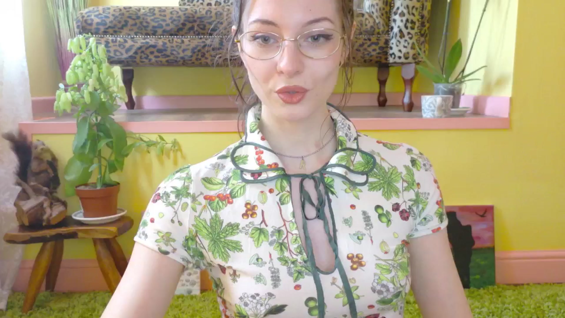 Gallery image thumbnail from porcelaincity's myfreecams stream on, 06/23/2025, 16:41 image 4 of 20