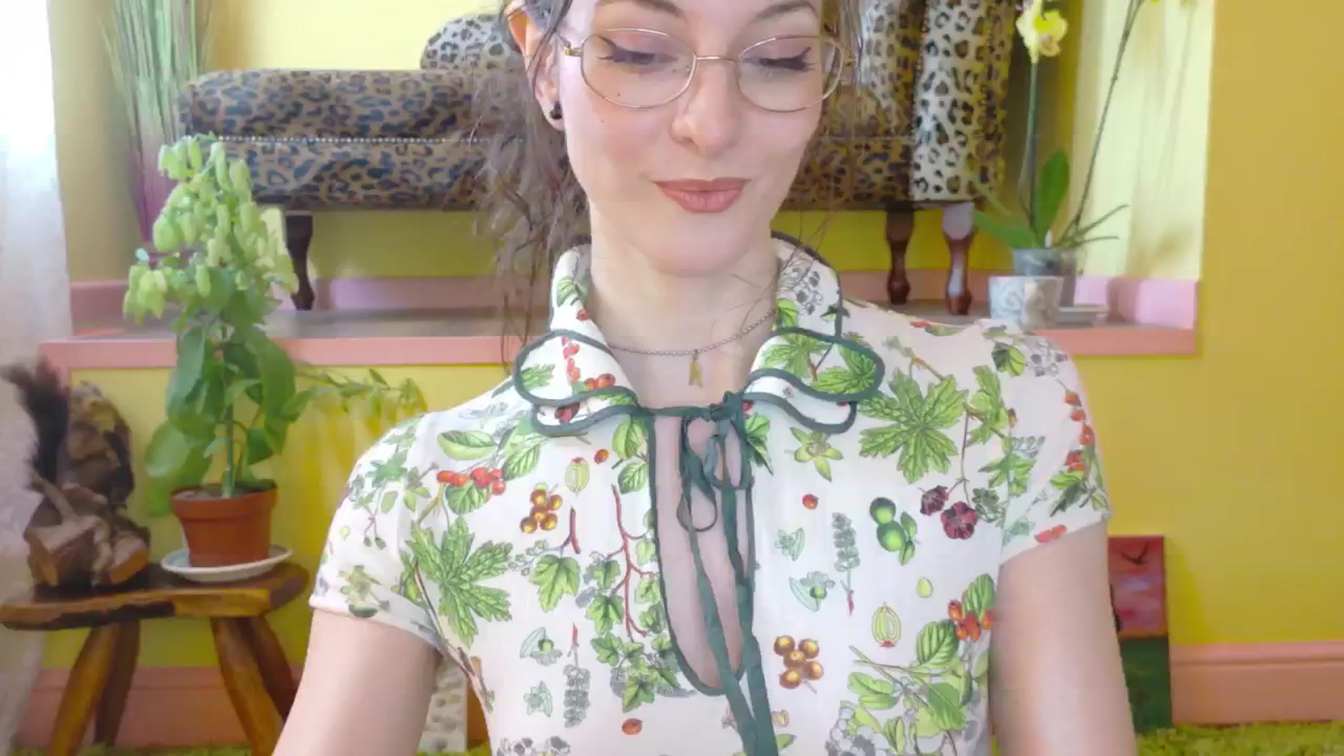 Gallery image thumbnail from porcelaincity's myfreecams stream on, 06/23/2025, 16:41 image 8 of 20