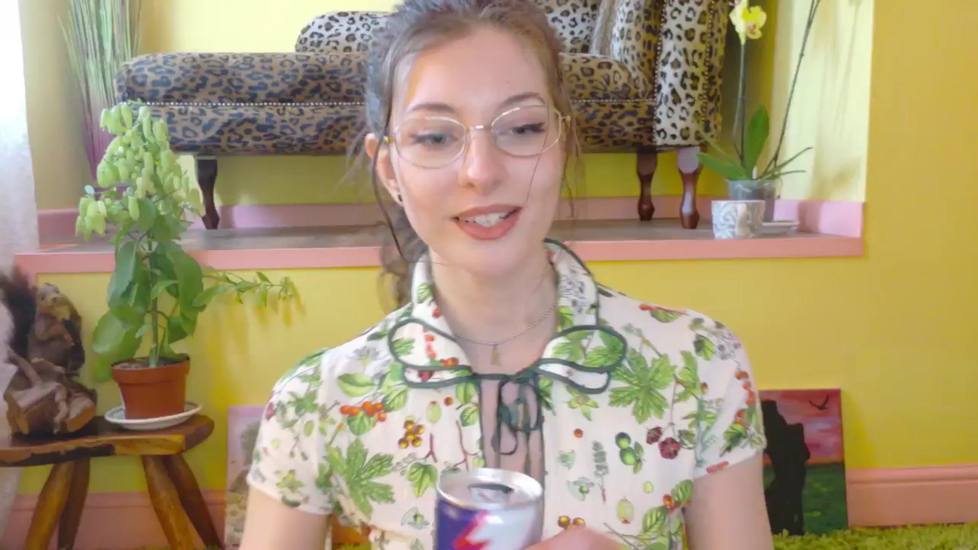 Gallery image thumbnail from porcelaincity's myfreecams stream on, 06/23/2025, 16:41 image 12 of 20