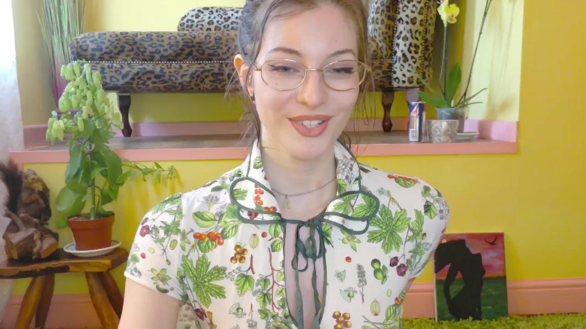 Gallery image thumbnail from porcelaincity's myfreecams stream on, 06/23/2025, 16:41 image 14 of 20