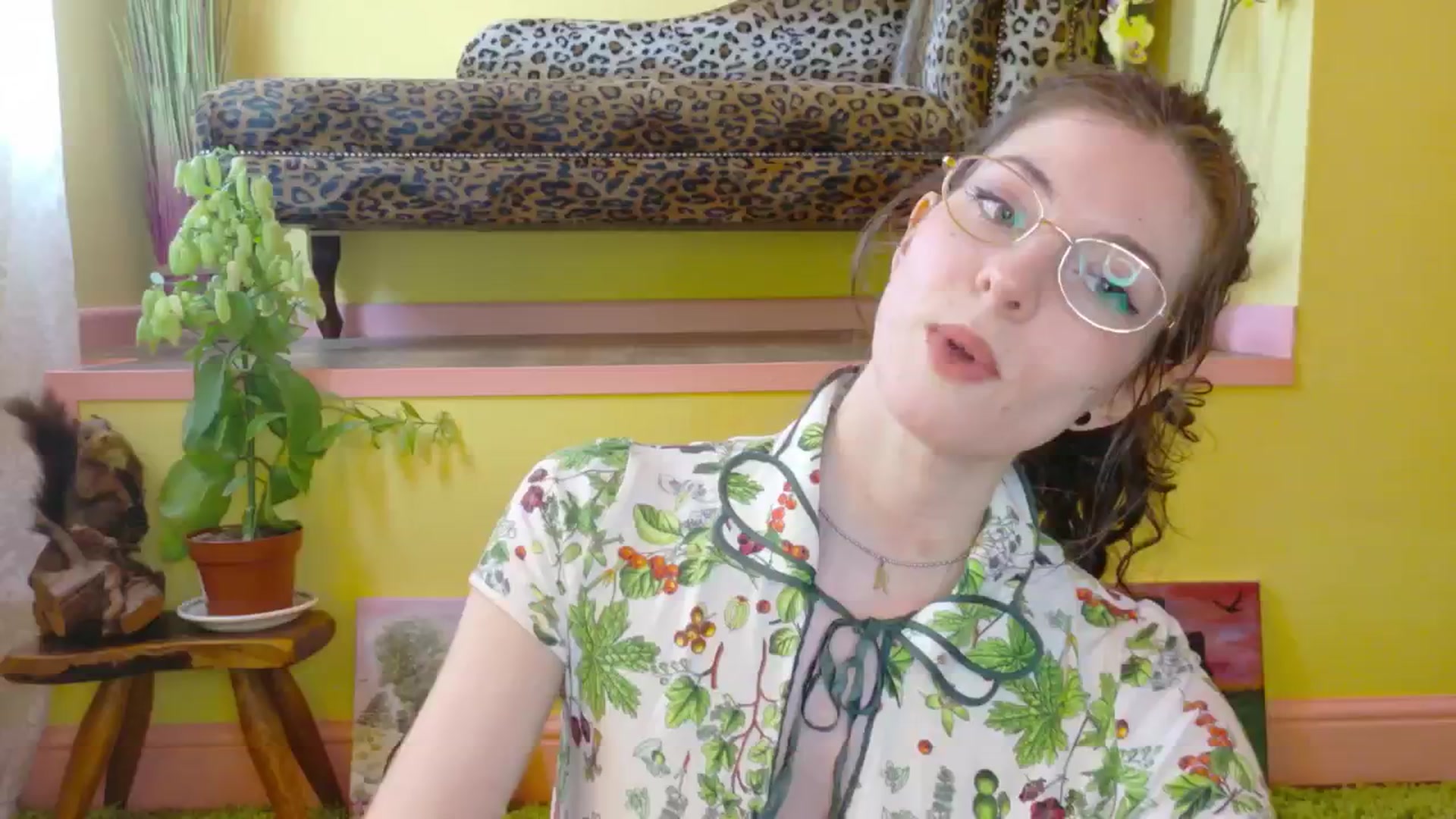 Gallery image thumbnail from porcelaincity's myfreecams stream on, 06/23/2025, 16:41 image 11 of 20