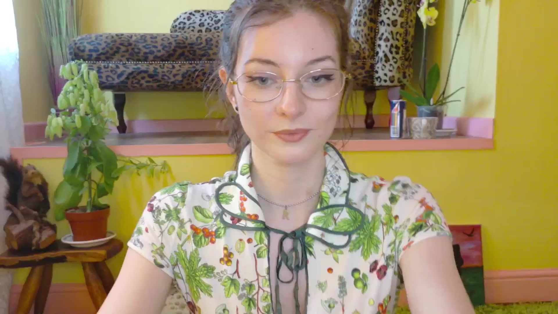Gallery image thumbnail from porcelaincity's myfreecams stream on, 06/23/2025, 16:41 image 19 of 20