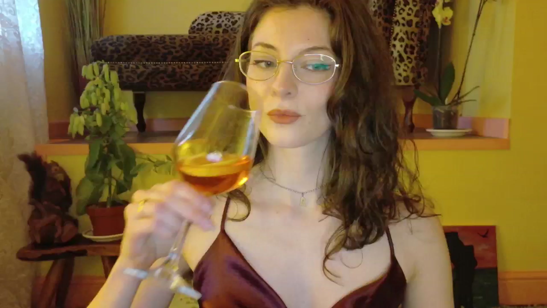 Gallery image thumbnail from porcelaincity's myfreecams stream on, 06/24/2025, 20:07 image 15 of 20