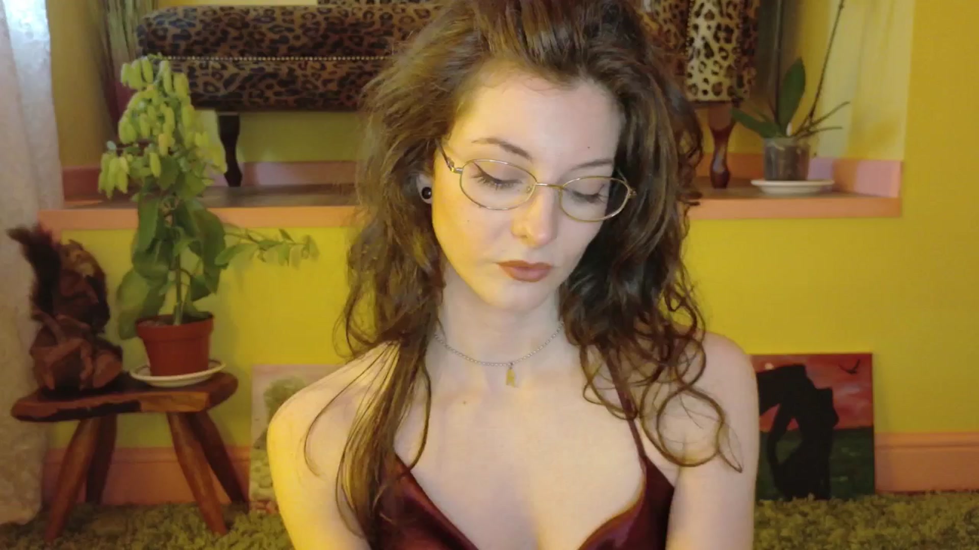 Gallery image thumbnail from porcelaincity's myfreecams stream on, 06/24/2025, 20:07 image 2 of 20