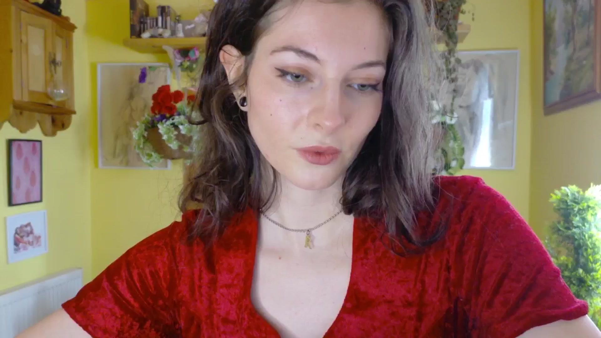 Gallery image thumbnail from porcelaincity's myfreecams stream on, 06/26/2025, 11:33 image 18 of 20