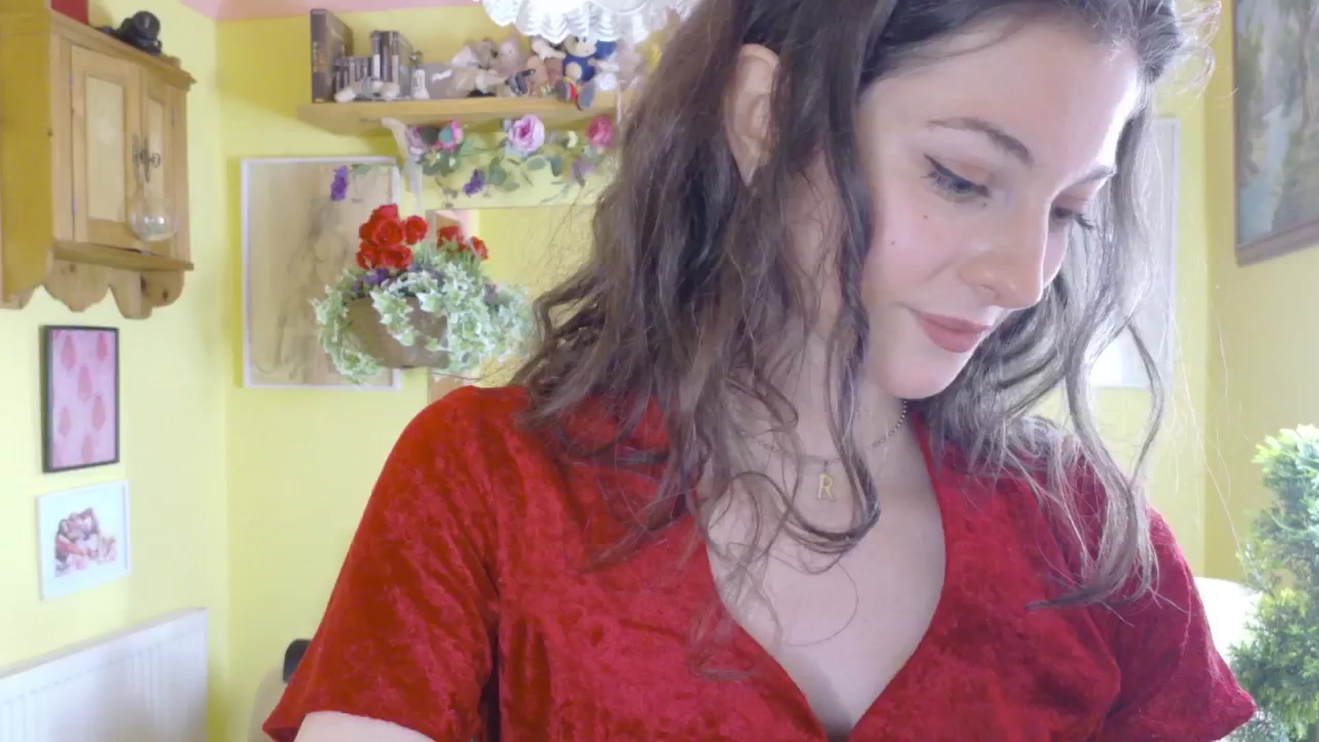 Gallery image thumbnail from porcelaincity's myfreecams stream on, 06/26/2025, 14:22 image 11 of 20