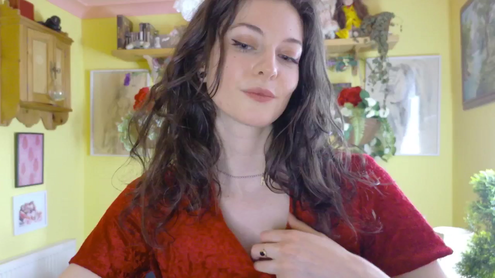 Gallery image thumbnail from porcelaincity's myfreecams stream on, 06/26/2025, 14:22 image 6 of 20