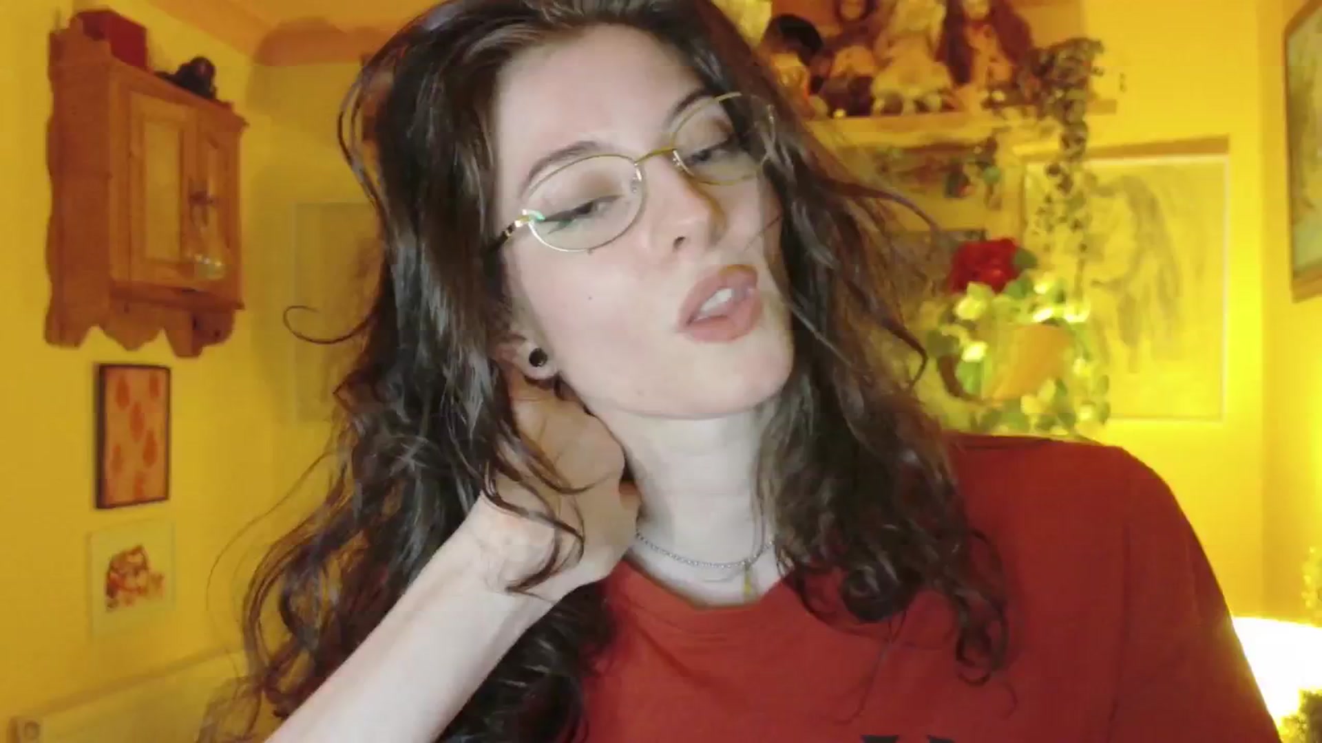 Gallery image thumbnail from porcelaincity's myfreecams stream on, 06/27/2025, 22:54 image 13 of 20