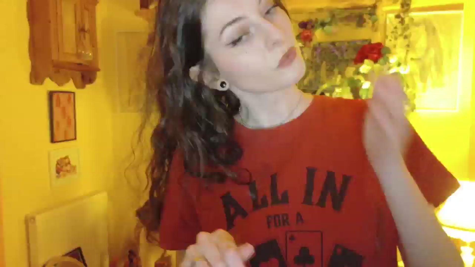 Gallery image thumbnail from porcelaincity's myfreecams stream on, 06/27/2025, 22:54 image 4 of 20