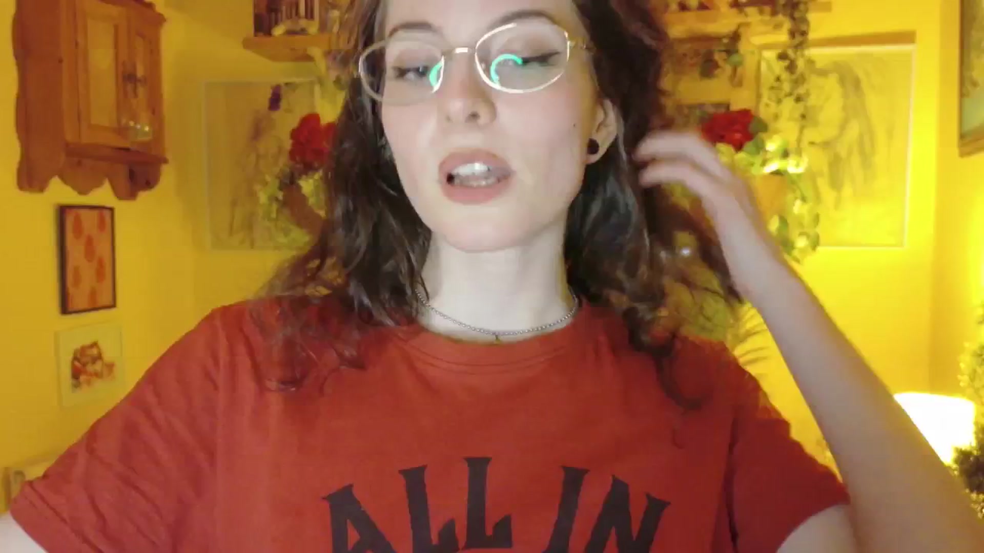 Gallery image thumbnail from porcelaincity's myfreecams stream on, 06/27/2025, 22:54 image 20 of 20